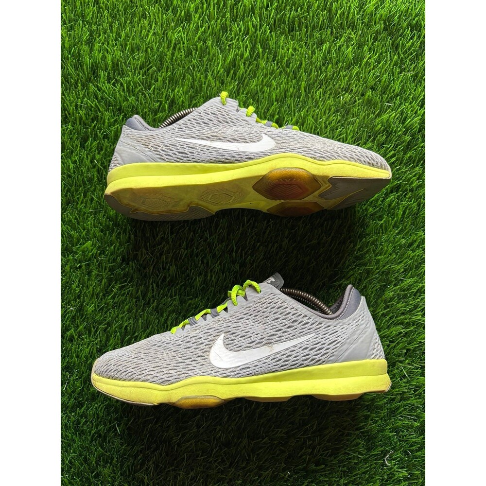 Nike Wmns Zoom Fit sneakers sz 7